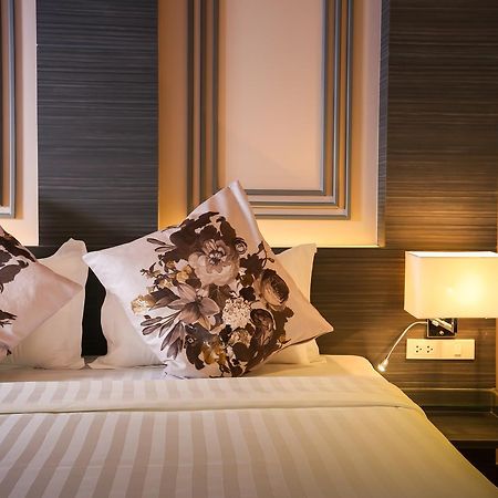 The Sathon Vimanda Hotel Bangkok Bagian luar foto