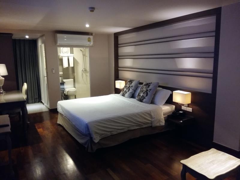 The Sathon Vimanda Hotel Bangkok Bagian luar foto