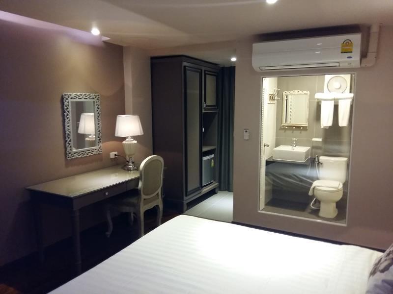 The Sathon Vimanda Hotel Bangkok Bagian luar foto