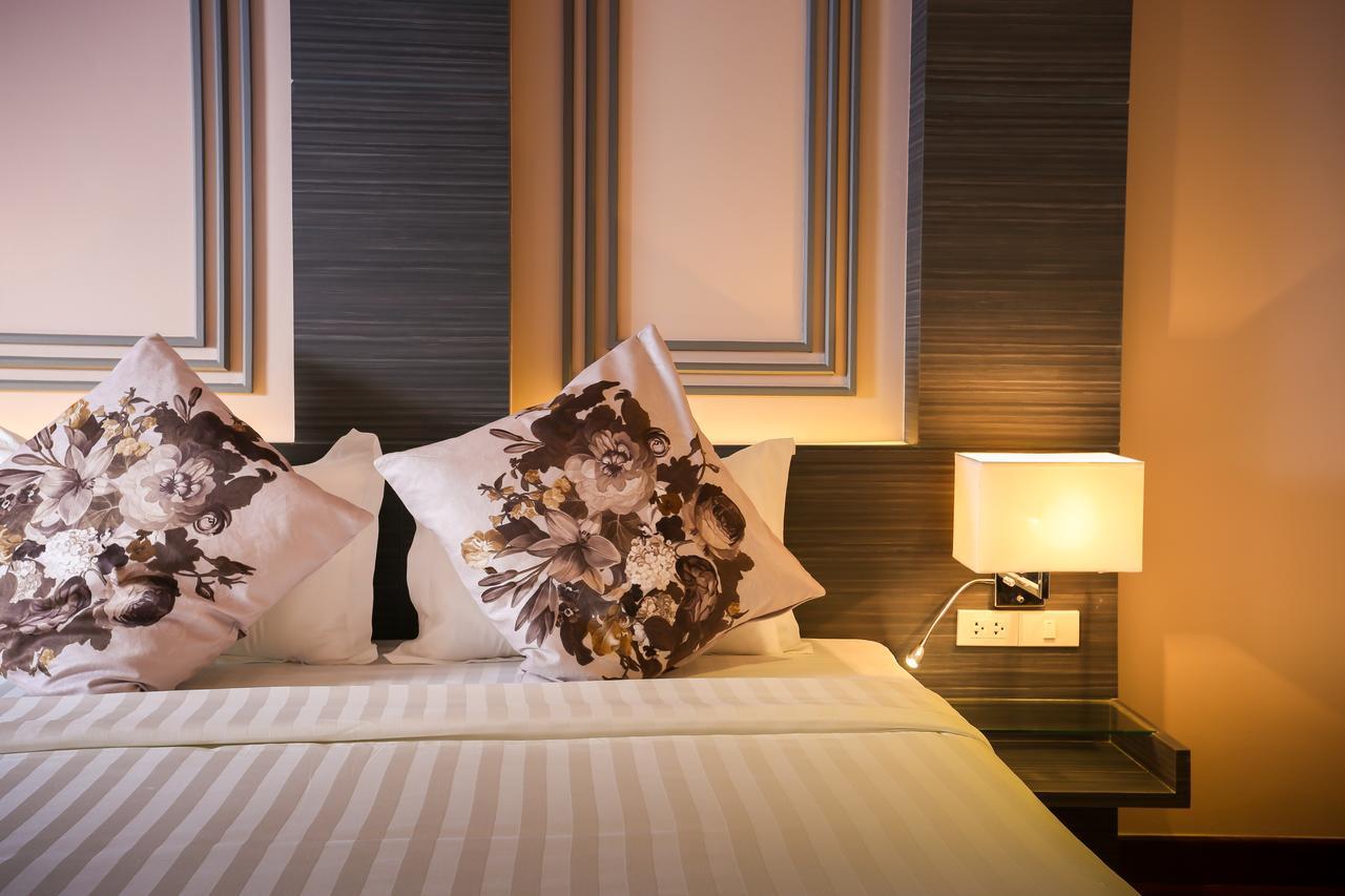 The Sathon Vimanda Hotel Bangkok Bagian luar foto