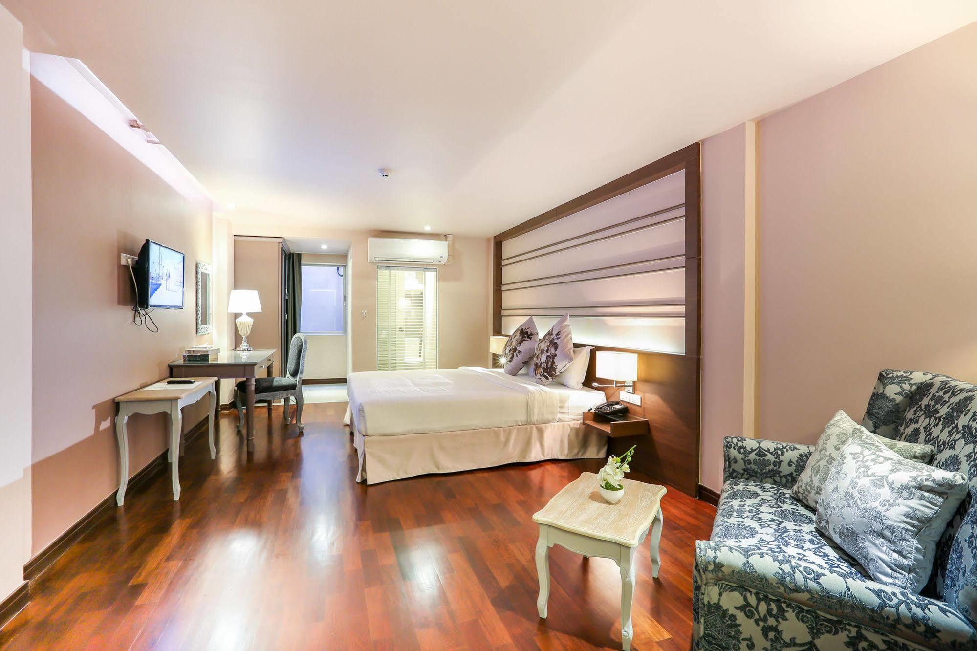 The Sathon Vimanda Hotel Bangkok Bagian luar foto