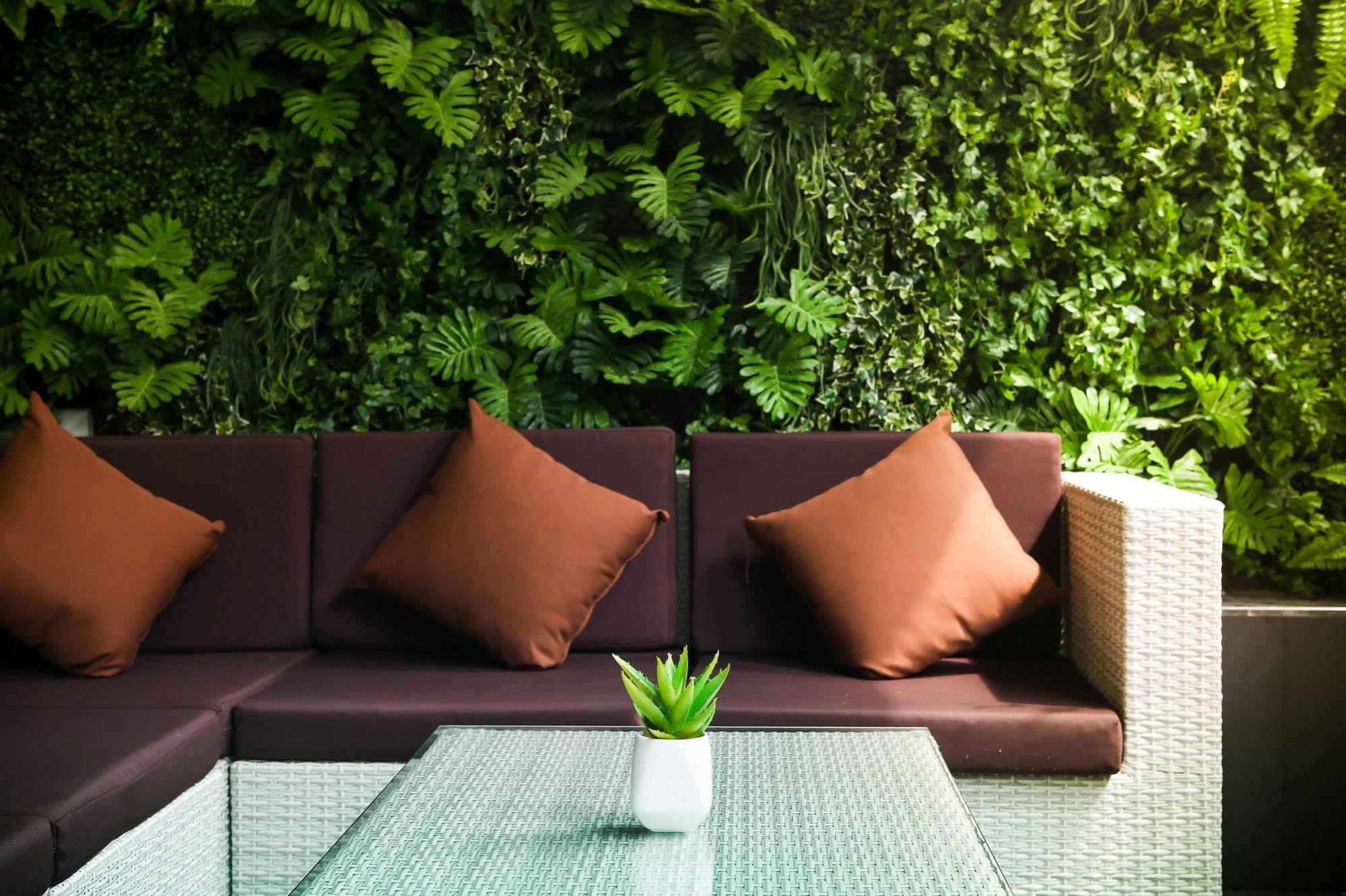 The Sathon Vimanda Hotel Bangkok Bagian luar foto