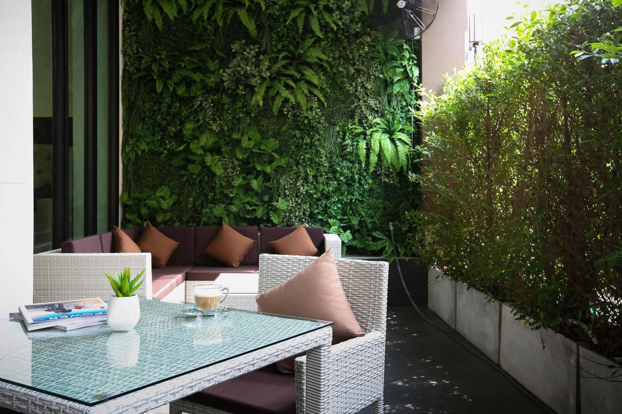 The Sathon Vimanda Hotel Bangkok Bagian luar foto