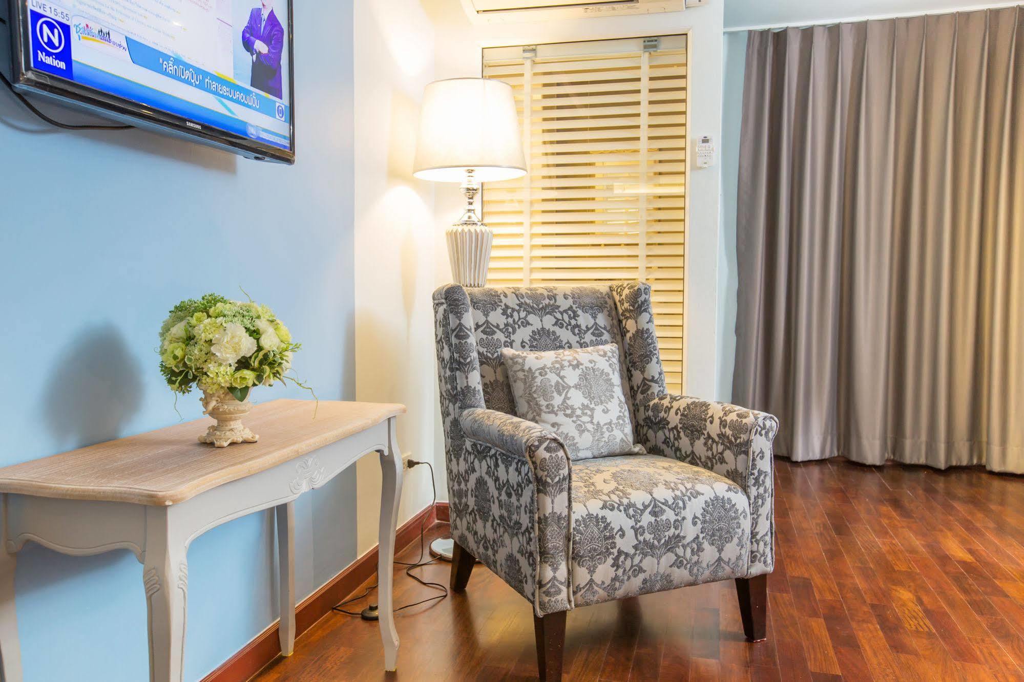The Sathon Vimanda Hotel Bangkok Bagian luar foto